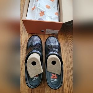 Dansko XP Professional Crisscross Clog Shoes